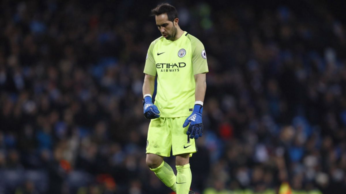 Claudio Bravo Podr A Perderse Toda La Temporada Por Lesi N