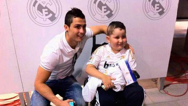 Un niño con cáncer recobra la esperanza de vivir gracias a la ayuda de  Cristiano Ronaldo