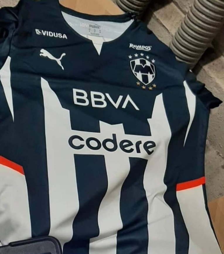 Playera cheap negra rayados