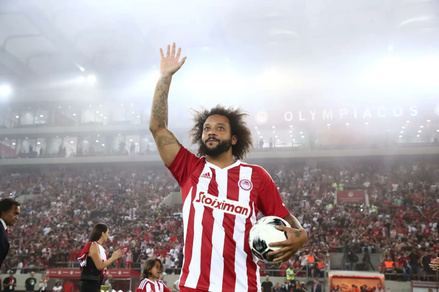 Así fue el impresionante recibimiento a Marcelo en el Olympiakos